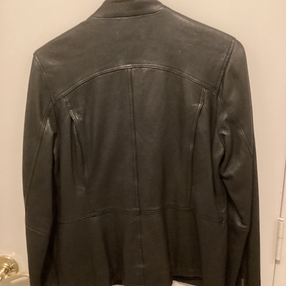 Vince. 100% Genuine Leather Black Zip Up Biker Moto Style Jacket Size Large - Picture 2 of 7